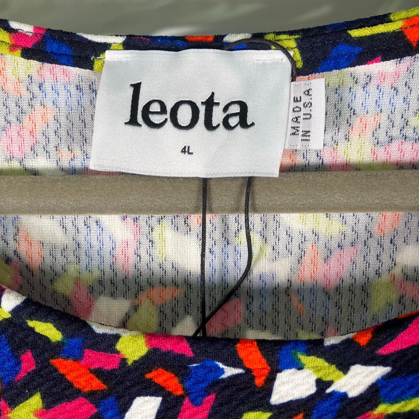 Leota Ava Sleeveless Dress Fiesta Confetti Print Size 4l Made In Usa Fit & Flare — image 4 of 8